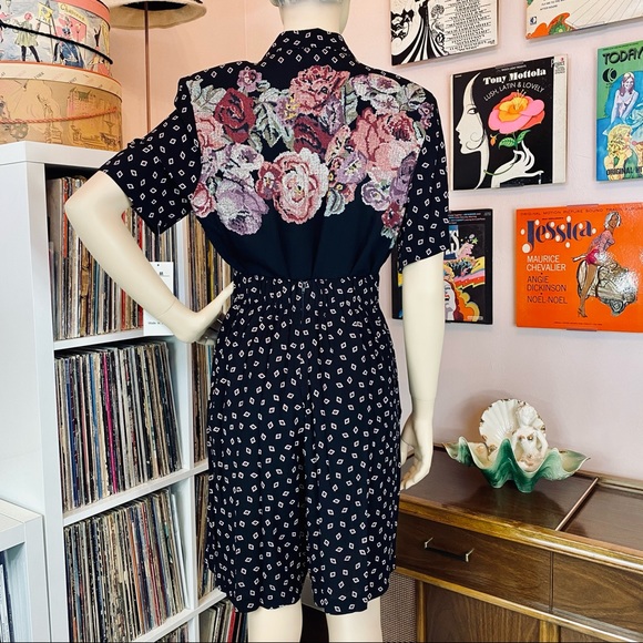 Vintage 80’s Floral Abstract Print Shorts Set - Picture 2 of 14